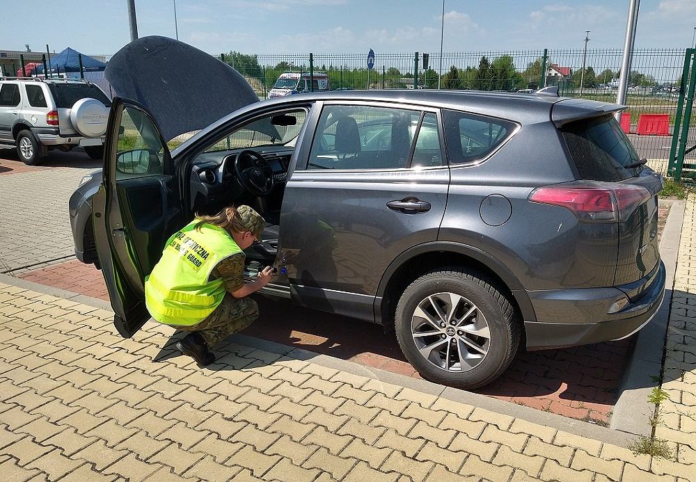 На границе с Украиной остановилась Toyota с поддельным VIN