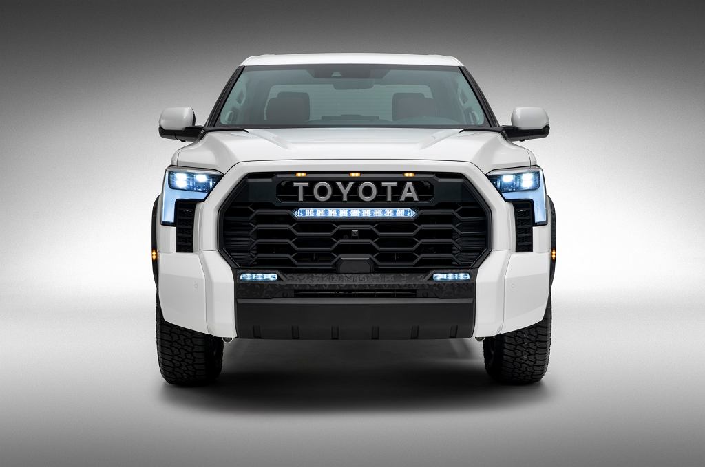 У Форда появился серьезный конкурент. На сцену выходит новая Toyota Tundra