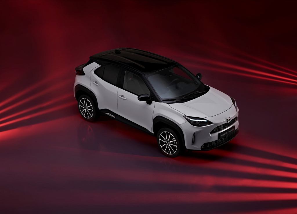 Снижен и установлен. Продажа Toyota Yaris Cross GR Sport в Польше