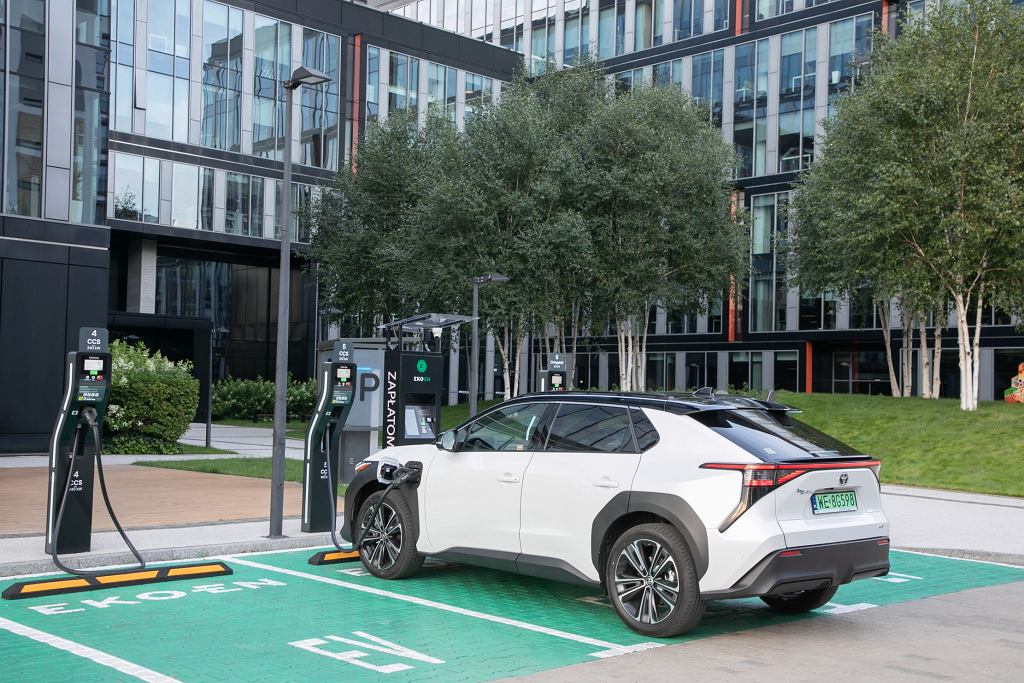 Не только в город. Проверяем Toyota bZ4X в различных условиях