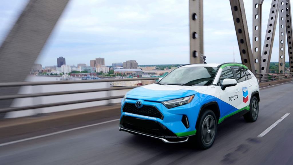 Toyota тестирует новое топливо. Выбросы CO2 на 40% ниже. Для производства используются, среди прочего: отходы с ферм