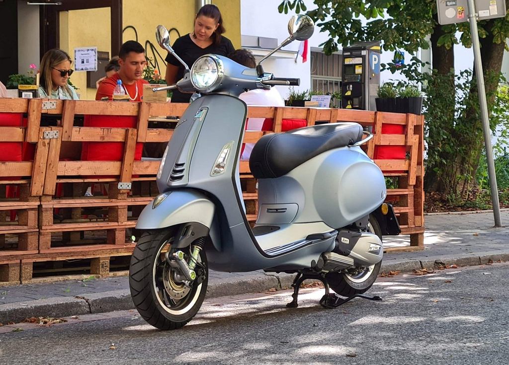 Отзывы Moto.pl: Vespa Primavera 125 S. Ходил на ней инспектировать итальянские пабы