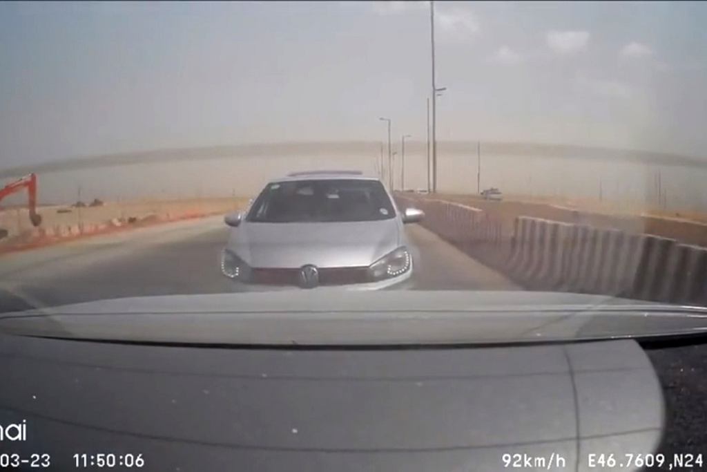 Нетерпеливый водитель Golf GTI. Он получил быстрый и жестокий урок смирения.