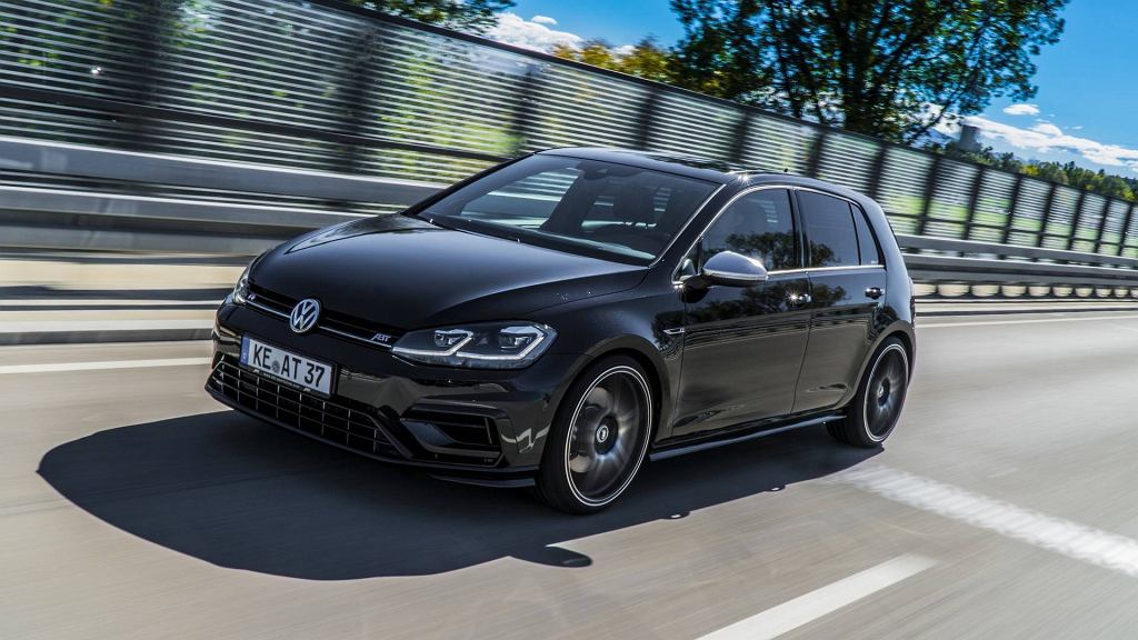 Новый Golf R еще быстрее. А под капотом 5 цилиндров