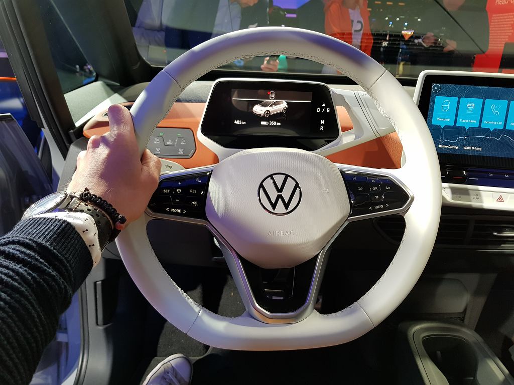 Volkswagen ID.3 будет общаться с водителем с помощью светодиодных фонарей