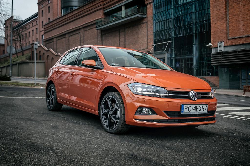 Volkswagen Polo (2022) - цена, двигатели, комплектации