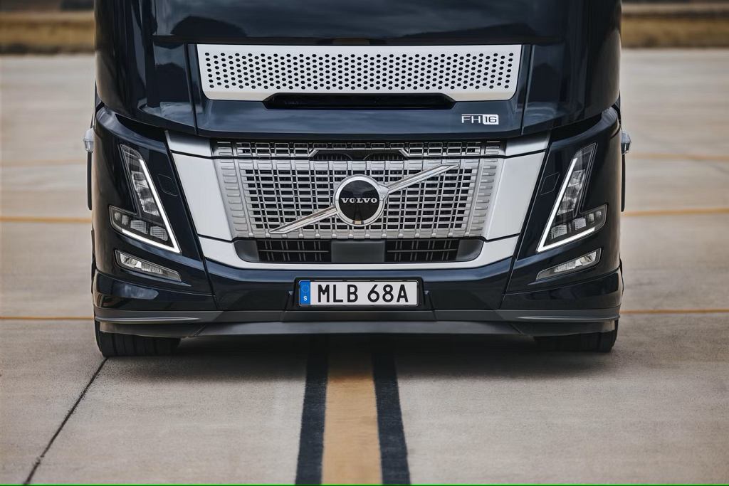 Размер имеет значение. Пришло время нового Volvo FH Aero. Для электричества, нефти и газа