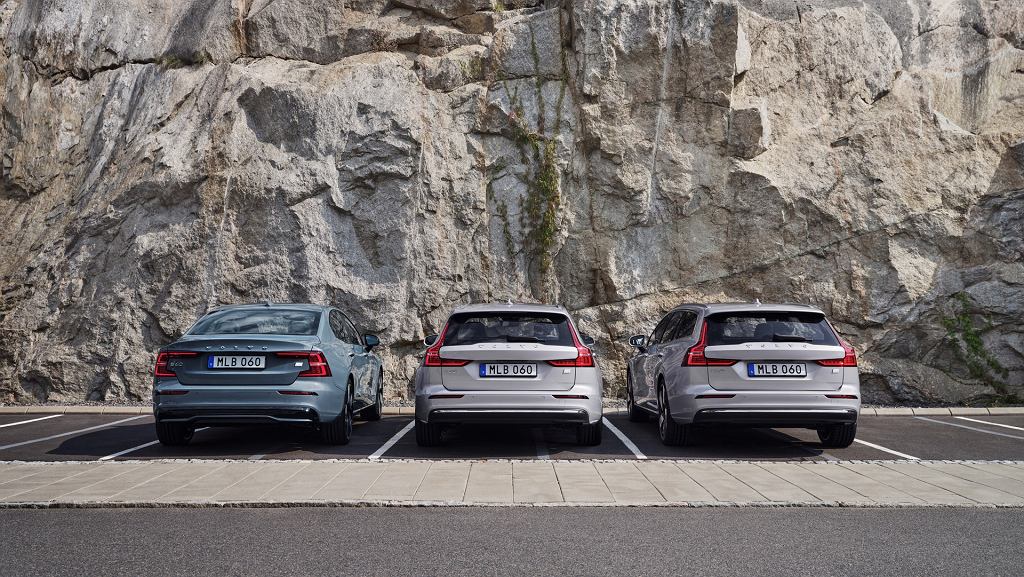 Volvo потихоньку обновляет S60 и V60. Косметические изменения