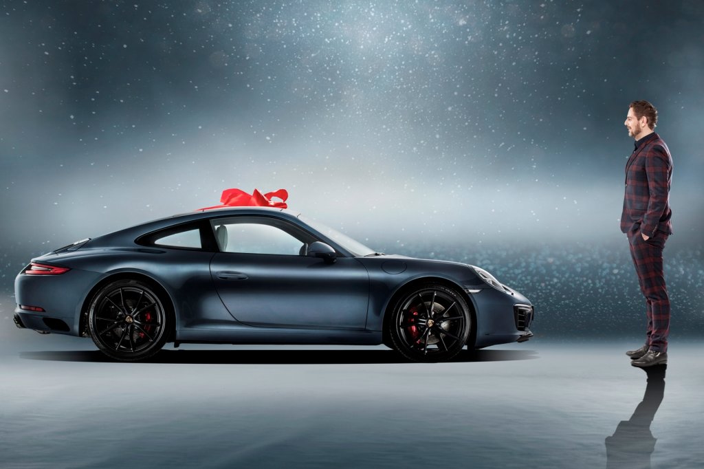 Модест Амаро получил на Рождество... новый Porsche 911