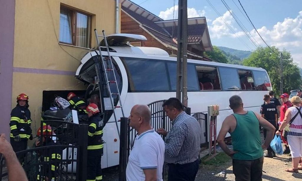 Авария польского автобуса в Румынии. Водитель погиб, несколько ранены