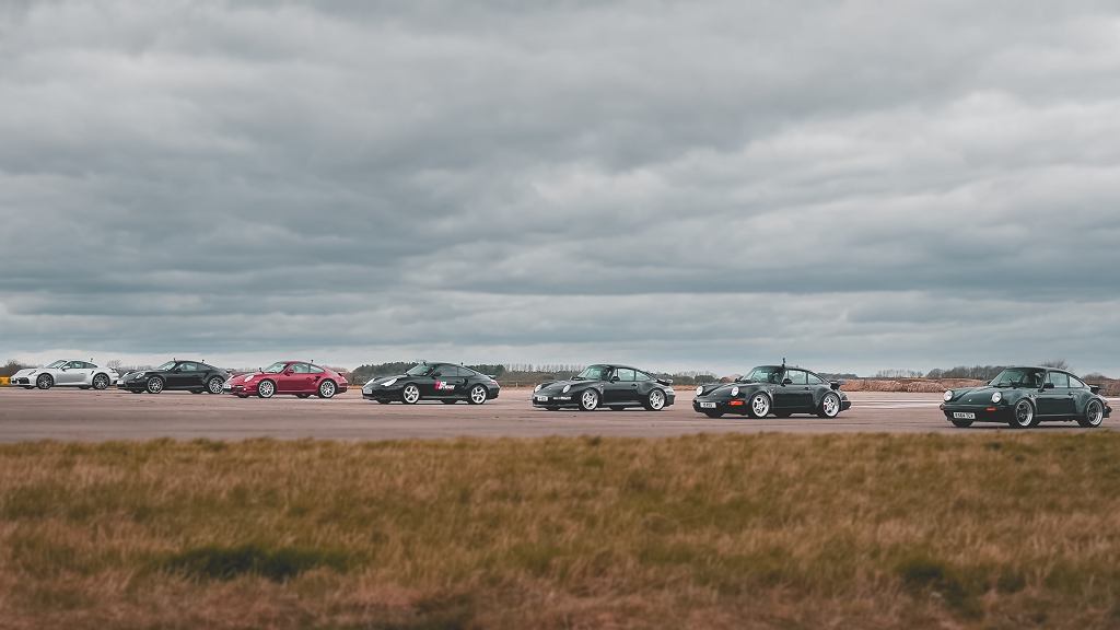 Семь поколений Porsche 911 Turbo в гонке – новее значит быстрее?