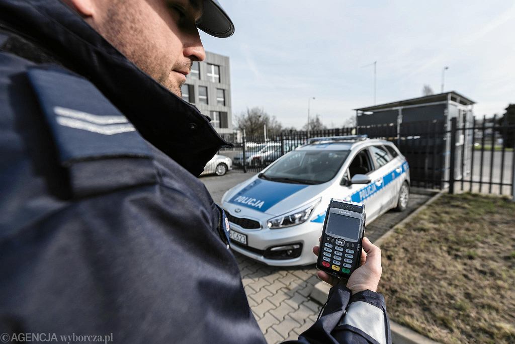 Новые мандаты в Новом году. Уже действует плата в размере 800 злотых за скорость 31 км/ч. 1500 злотых и за обгон на перекрестке.