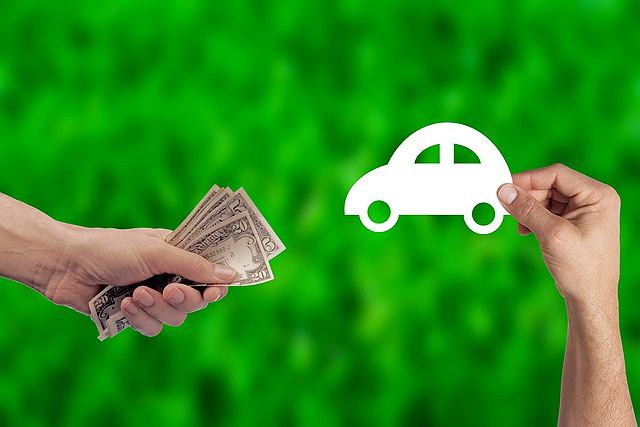 Вы можете удаленно проверить автомобиль, который хотите купить. Оценщик сделает это за вас.