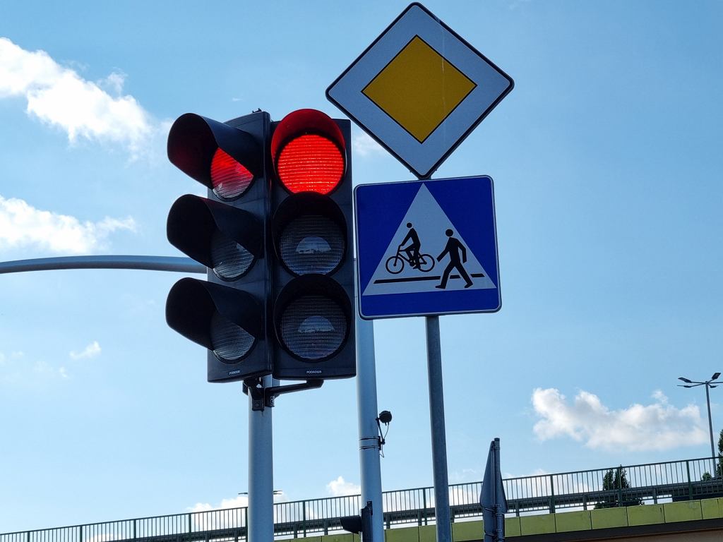 В министерстве это отрицают. В приоритете велосипедистов ничего не изменилось