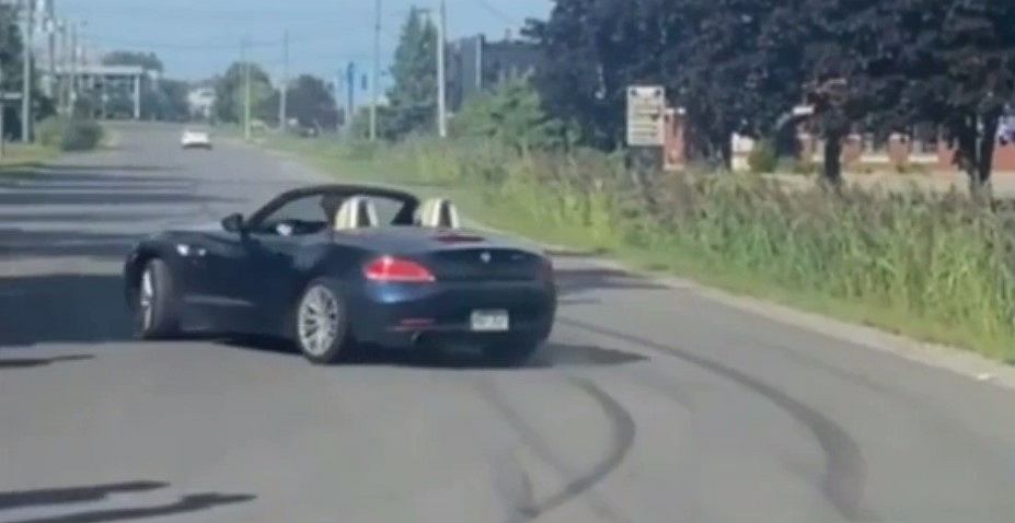 Исчезающий BMW Z4. Вы также должны уметь подражать [ВИДЕО]