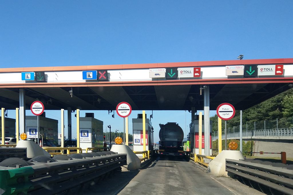 Не прошло и года, как камеры требуют замены. Проблемы с системой e-TOLL