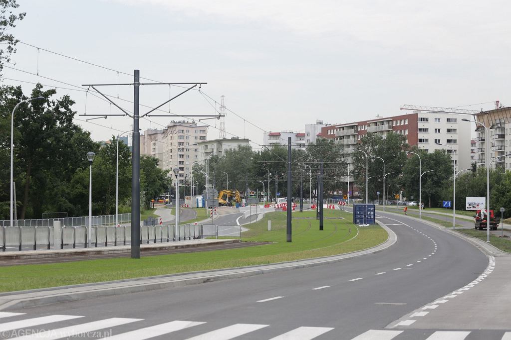 Варшава потратит 23 миллиона злотых на 150 метров улицы. Будет девять полос движения