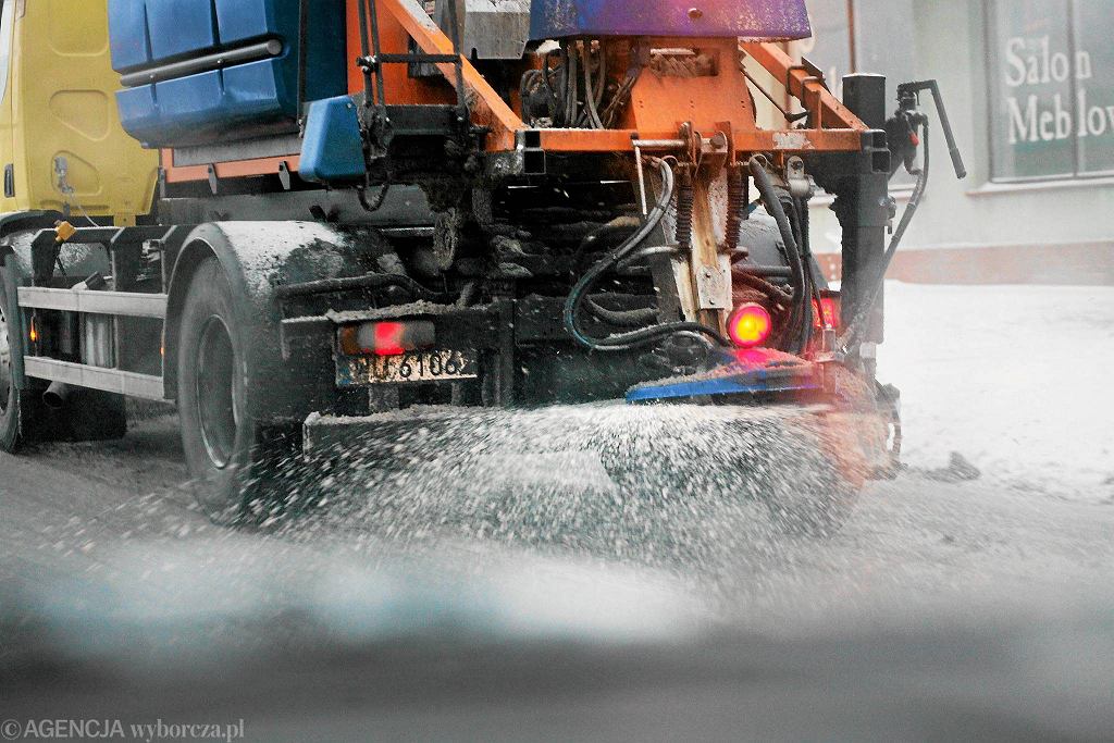 Зима в этом году удивит дорожников. Соль не хватает, цены быстро растут.