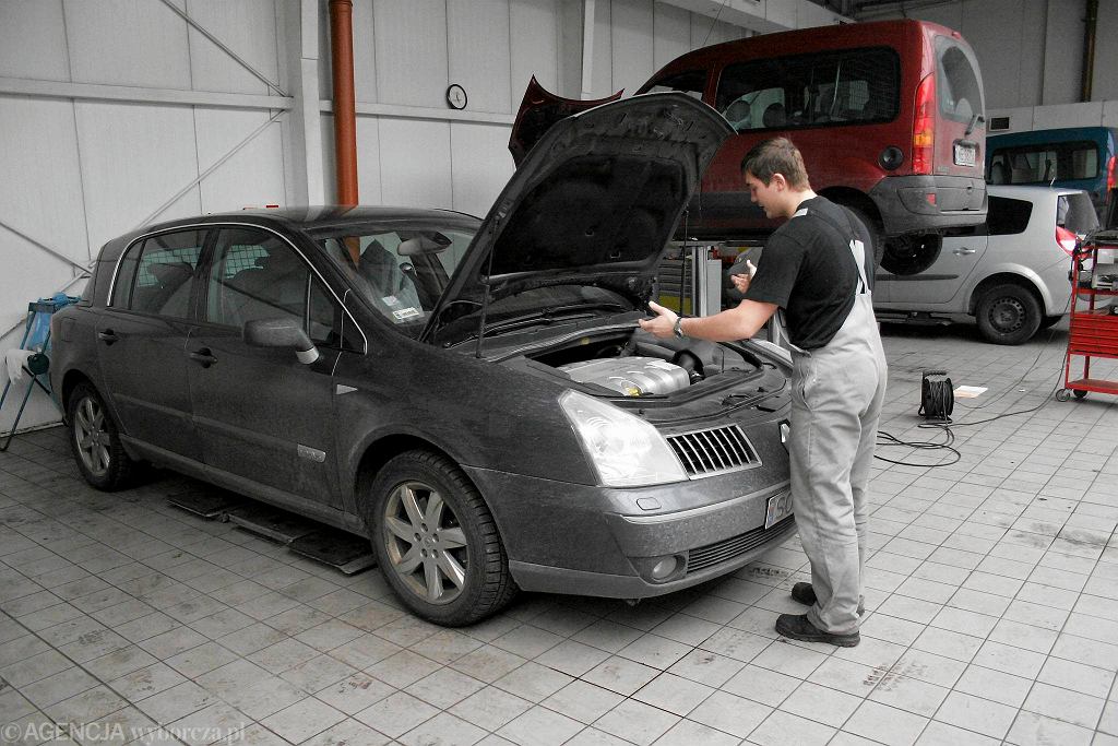 Стоит ли зимой менять масло на 5W-30? Или может лучше 10W-40?