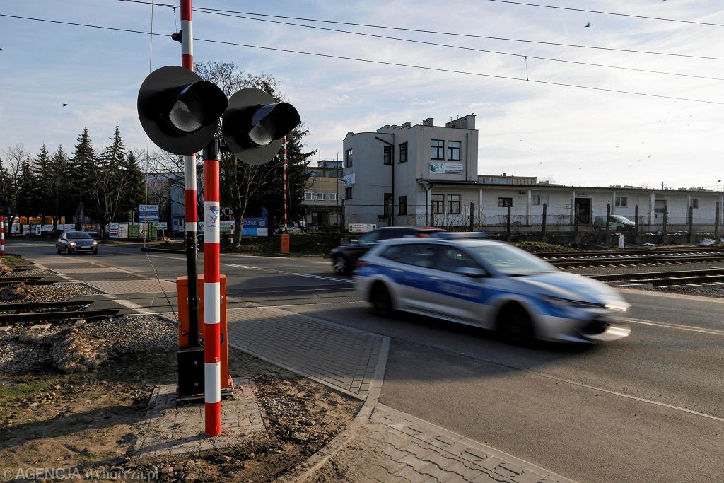 Целых две тысячи Штраф в злотых за нарушение правила прямого угла. Полиция запускает Active Shield