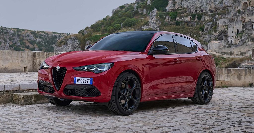 Самый итальянский внедорожник Alfa Romeo — Stelvio Tributo Italiano доступен к заказу